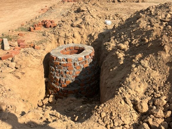 Plots in Dera bassi