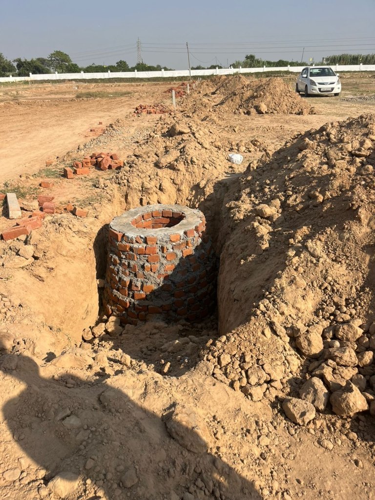 Plots in Dera bassi